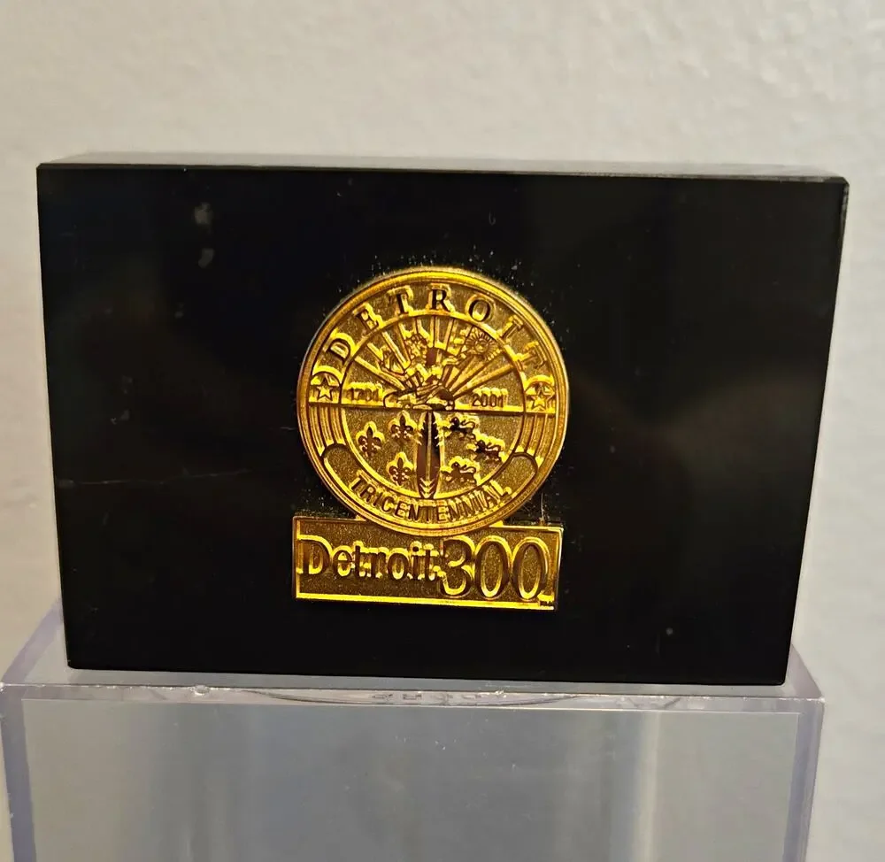 Detroit 300 Tricentennial Commemorative Gold & Marble Paperweight 1701-2001